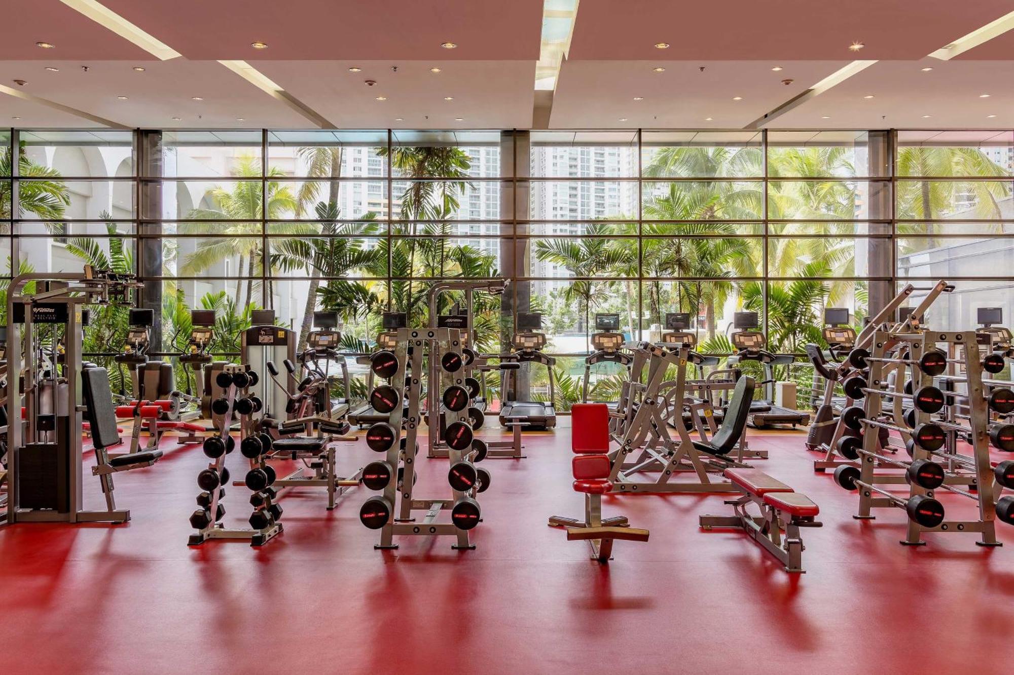 Sheraton Grand Panama Экстерьер фото The gym at the InterContinental Hotel, Kuala Lumpur