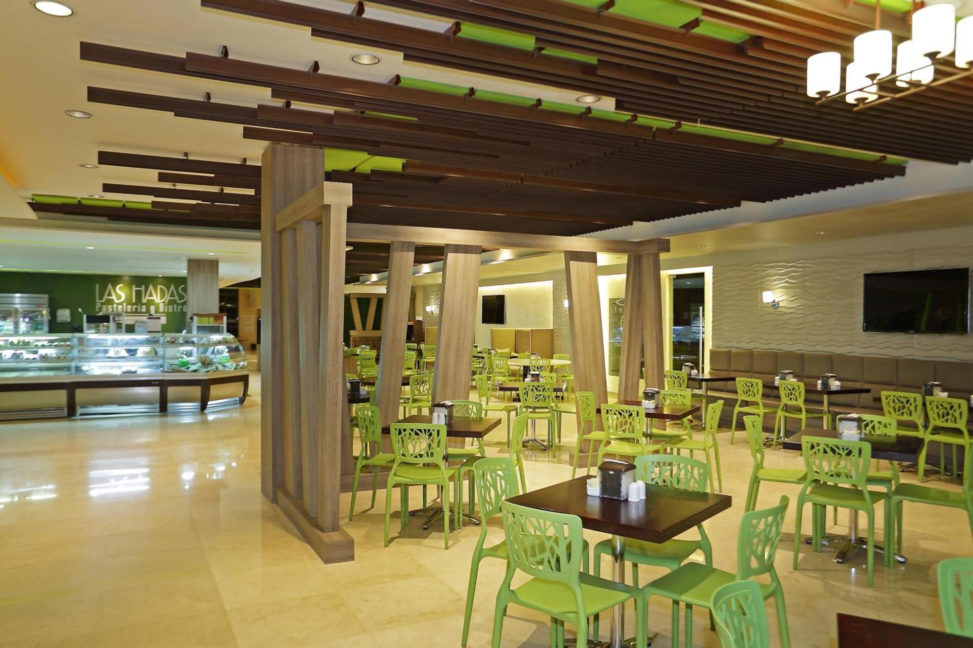 Sheraton Grand Panama Экстерьер фото The interior of the restaurant