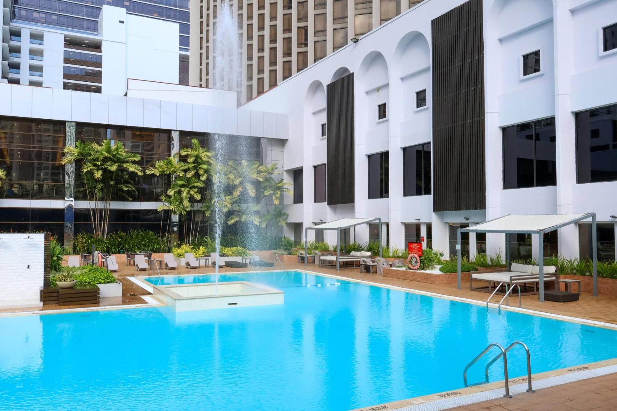 Sheraton Grand Panama Экстерьер фото The pool at the Shangri-La Hotel, Kuala Lumpur